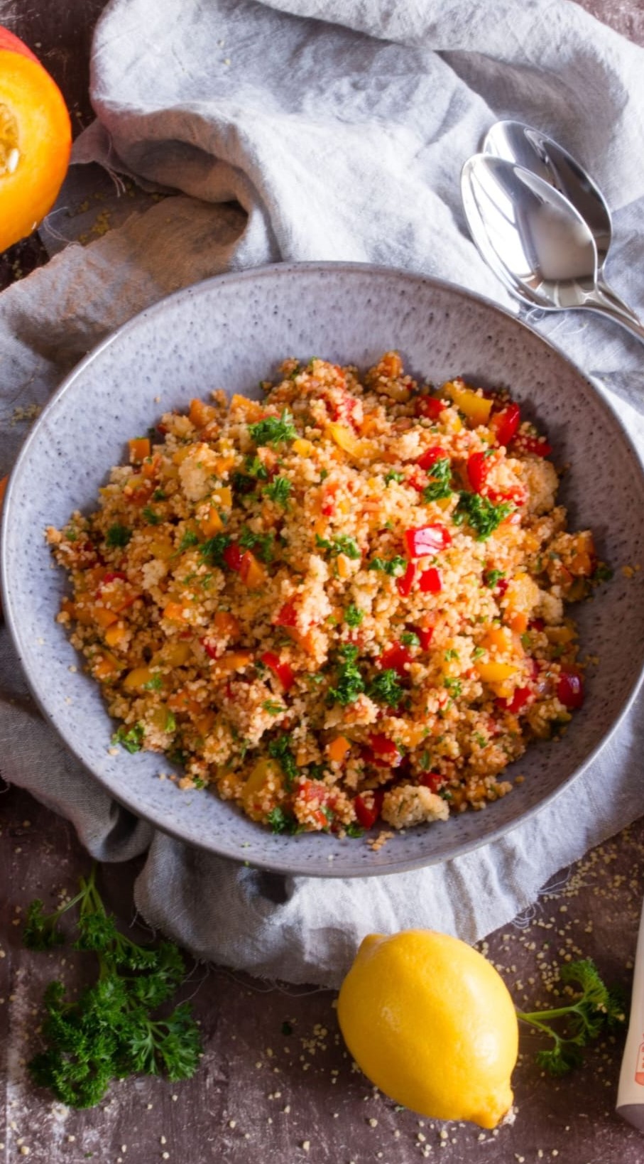 Couscous mit Paprika Salat